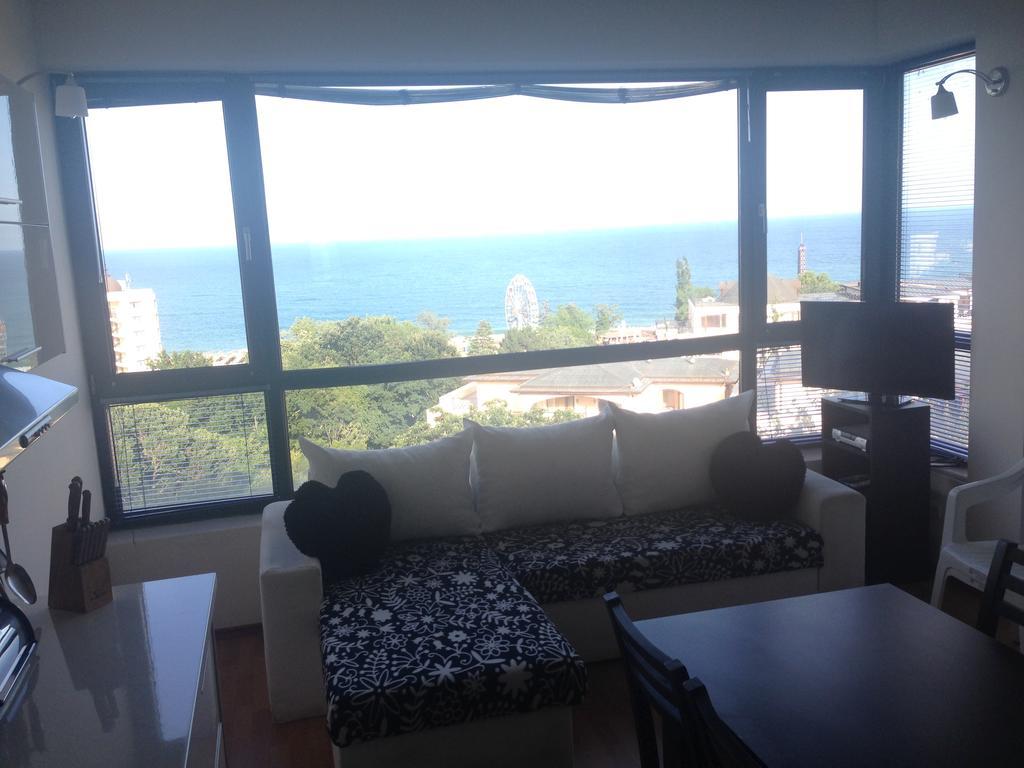 Dilov Apartments In Yalta Golden Sands Exterior foto